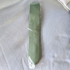 NWT Tie Bar herringbone vow tie sage green
